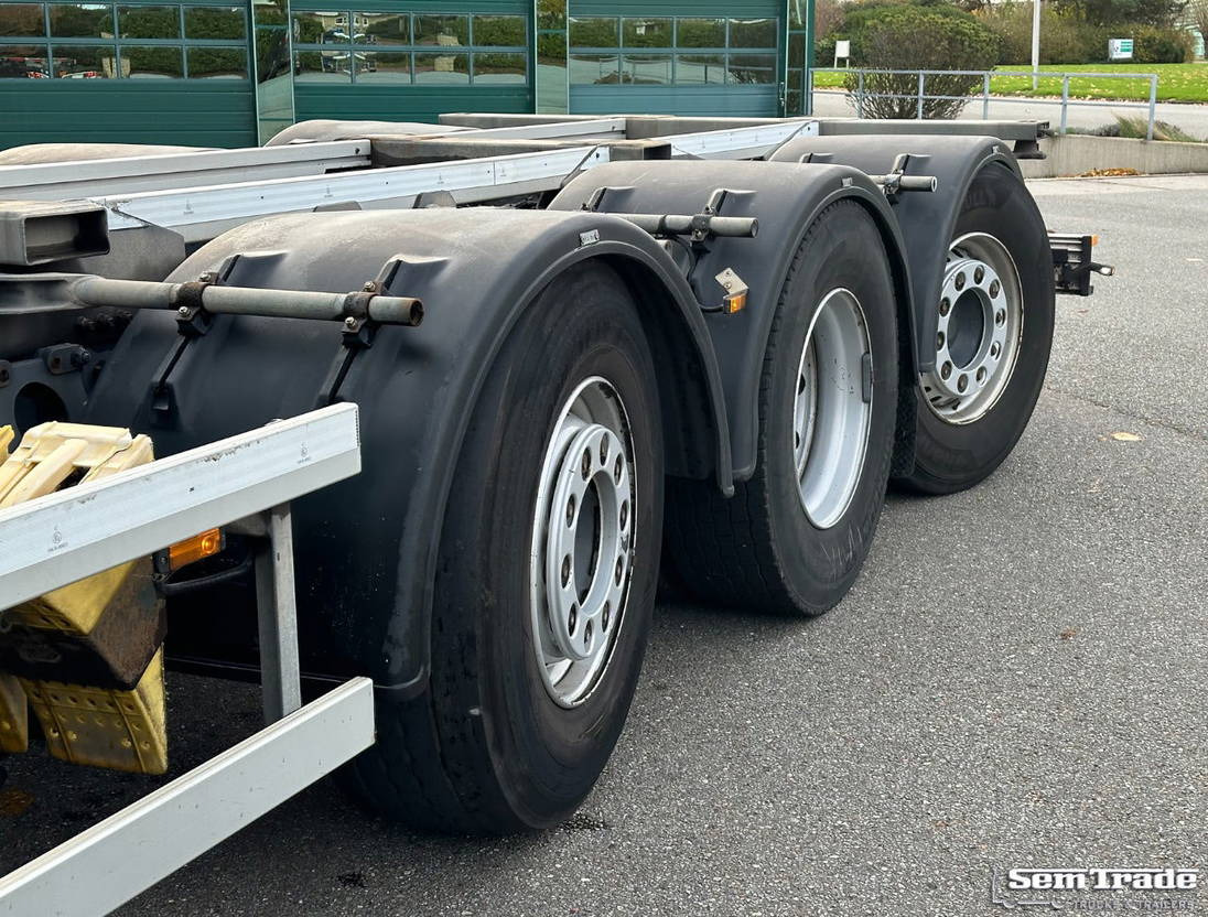 Camion porte-conteneur/ Caisse mobile DAF CF 85.410 FAQ 8X2 ATe Euro 5 Full ADR ALL Classes PTO + Compressor 3X Steeri