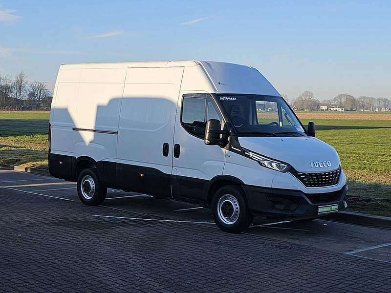 Fourgon utilitaire Iveco Daily 35S18 L2H2 3.0Ltr LED Autm