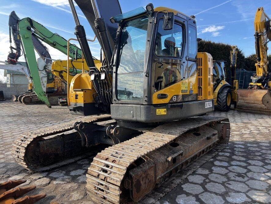 Pelle sur chenille Volvo ECR235DL 2x Bucket, Rototilt