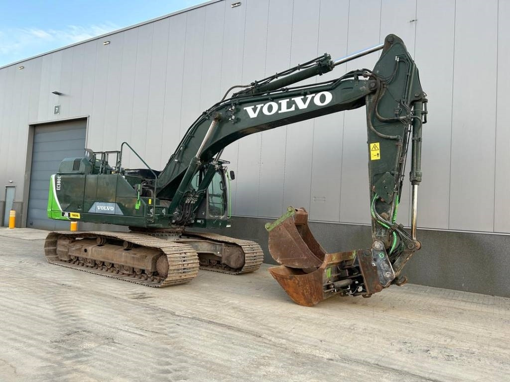 Pelle sur chenille Volvo EC 380 EL