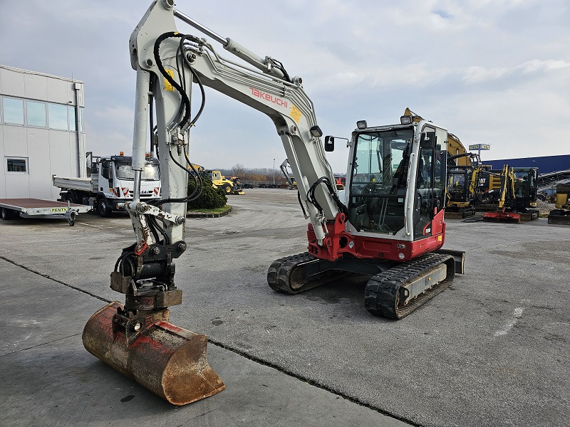 Mini pelle TAKEUCHI TB260