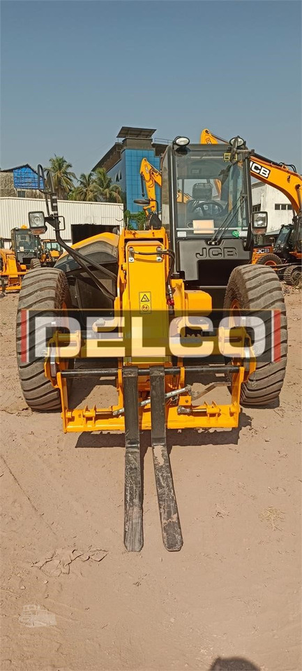 Chariot télescopique neuf JCB 540-70