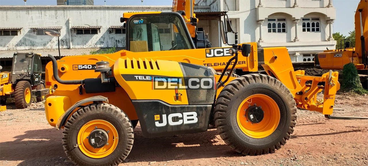 Chariot télescopique neuf JCB 540-70