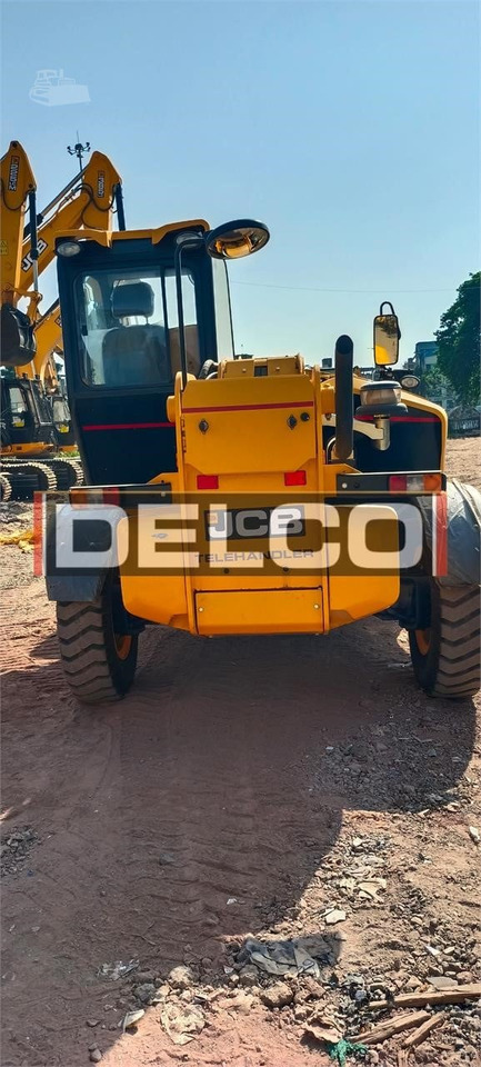 Chariot télescopique neuf JCB 540-70