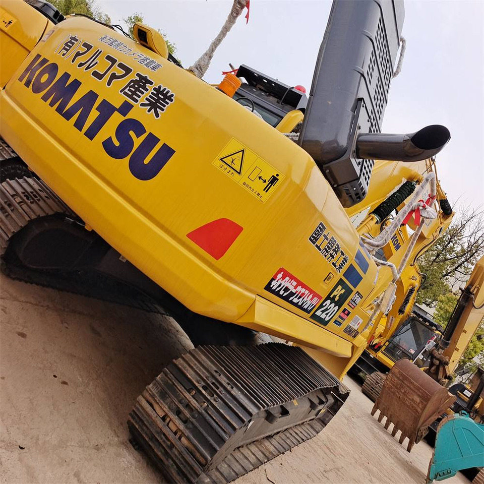 Pelle sur chenille Komatsu PC 220-8