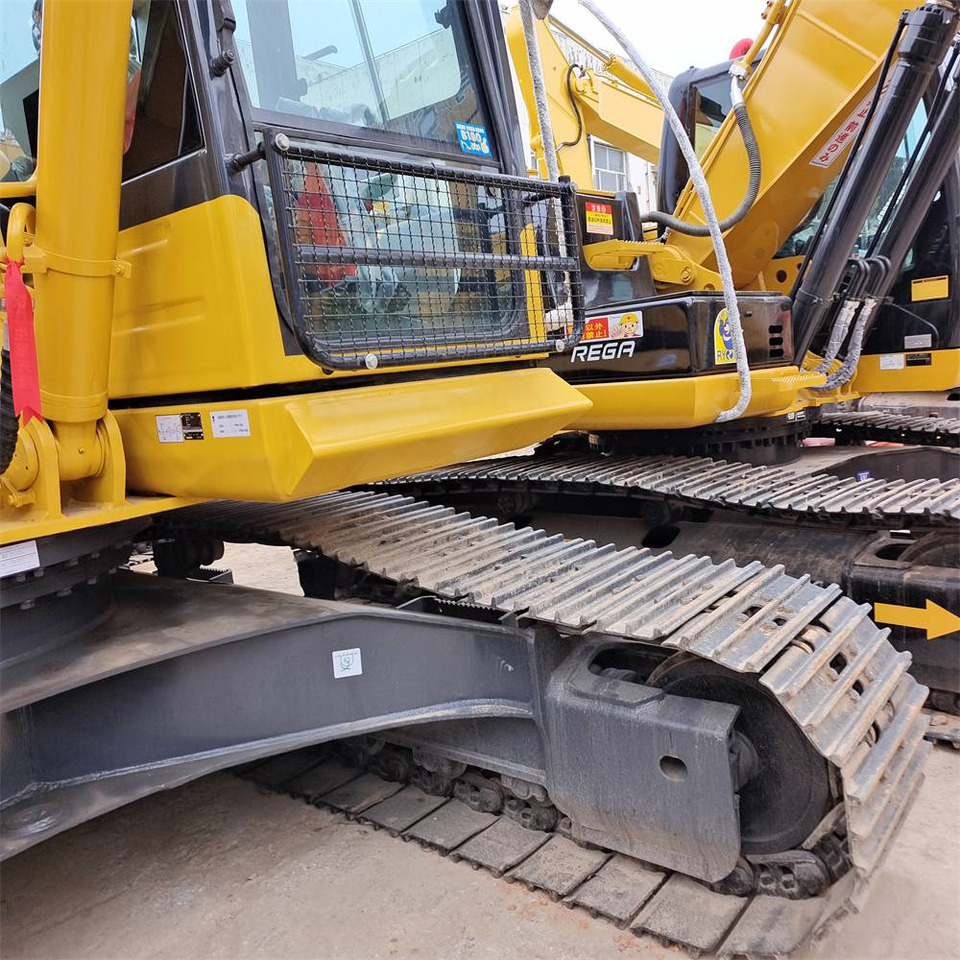 Pelle sur chenille Komatsu PC 220-8