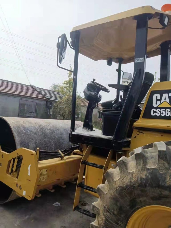 Compacteur à pieds de mouton/ Monocylindre Caterpillar CS56B