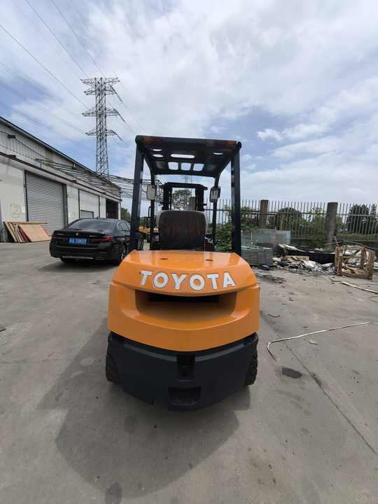 Chariot élévateur diesel Orignal Japanese 3 Ton FD30 Used toyota Forklift diesel 3ton FD30 Forklift Truck Cheap Sale