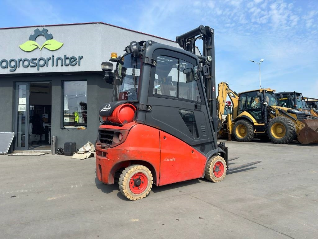 Chariot élévateur à gaz Linde H16T-01