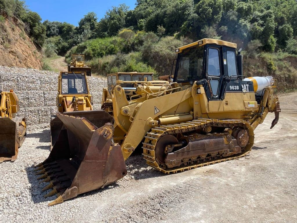 Chargeuse sur chenilles CAT 963B