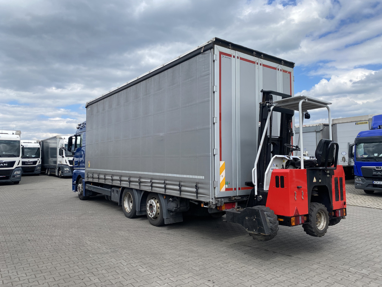 Camion à rideaux coulissants neuf MAN TGX