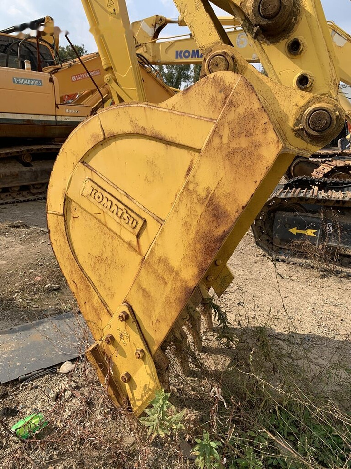 Pelle sur chenille Komatsu PC240