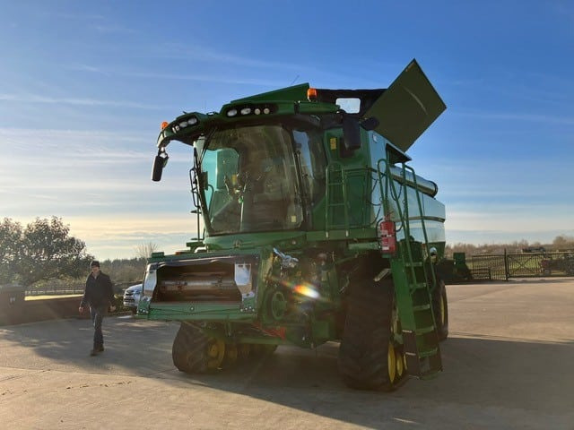 Moissonneuse-batteuse John Deere S690 TM