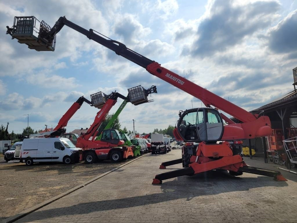 Chariot télescopique Manitou MRT 2540 Privilege - 25 m basket forks telehandler