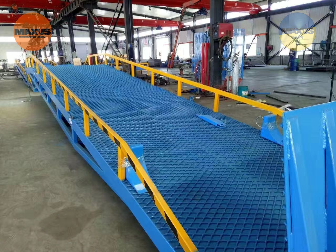 Rampe de chargement neuf Maxus NEW mobile loading ramp with a capacity of 10 tons