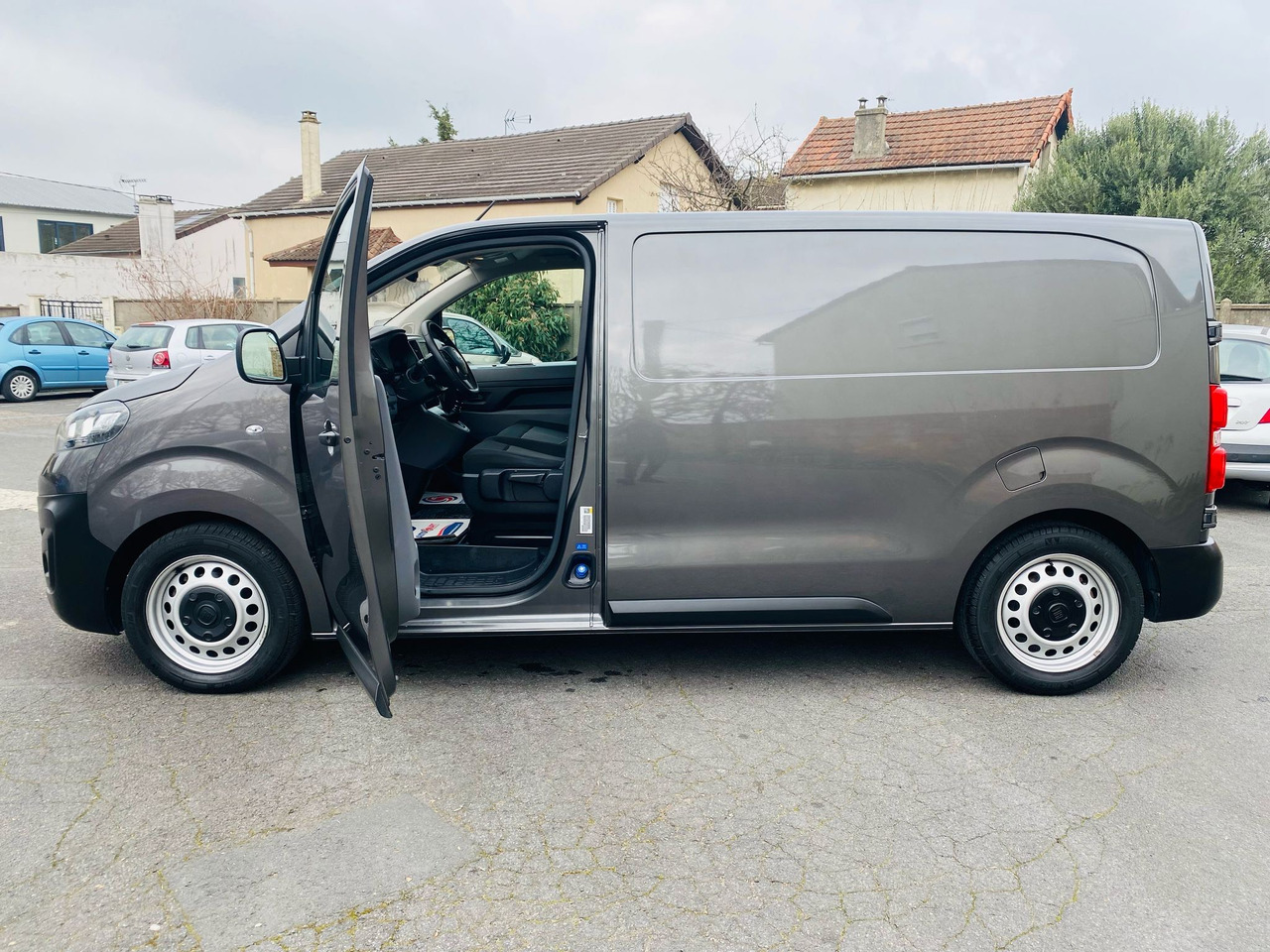 Fourgon utilitaire Fiat Scudo III - 2.0 BlueHDi 145Cv BV6 M - Pro Lounge Techno