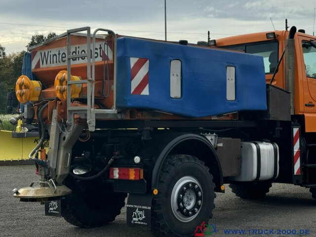 Unimog U400 Winter- Salzstreuer Schneeschild mit 231 PS en leasing occasion Unimog U400 Winter- Salzstreuer Schneeschild mit 231 PS