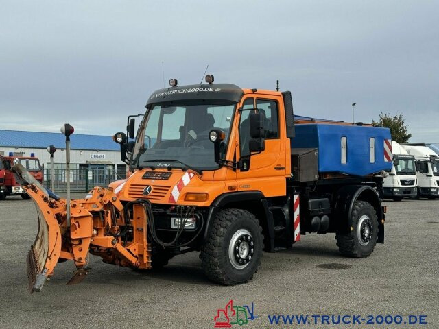 Unimog U400 Winter- Salzstreuer Schneeschild mit 231 PS en leasing occasion Unimog U400 Winter- Salzstreuer Schneeschild mit 231 PS