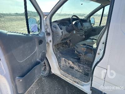 Fourgon utilitaire RENAULT TRAFIC Vehicule Utilitaire (Inoperable)