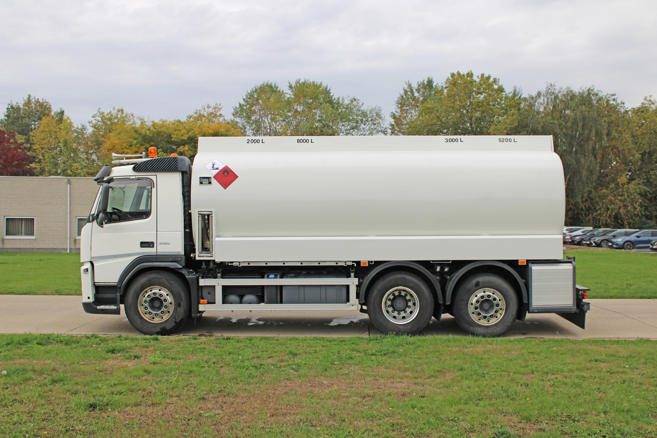 Camion citerne Volvo FM