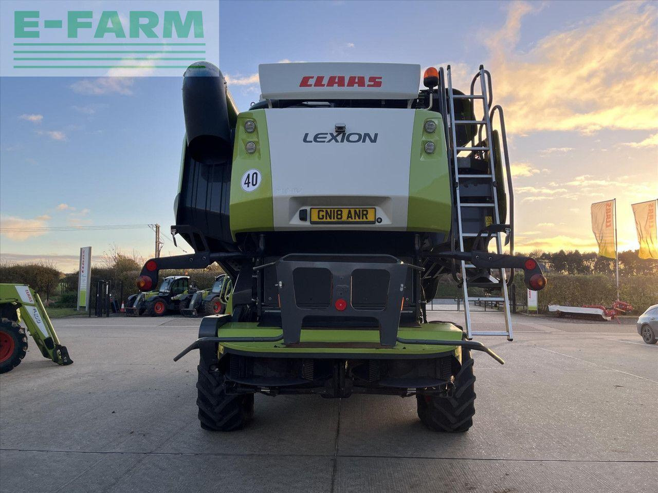 Moissonneuse-batteuse CLAAS LEXION 750TT