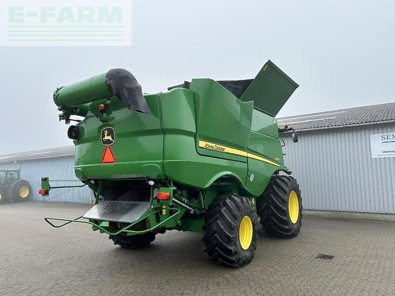 Moissonneuse-batteuse John Deere s690