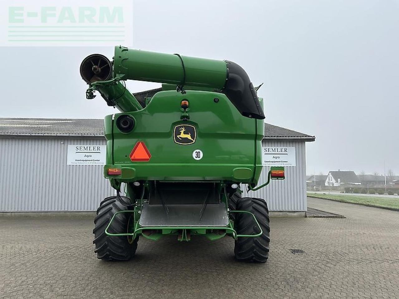 Moissonneuse-batteuse John Deere s690