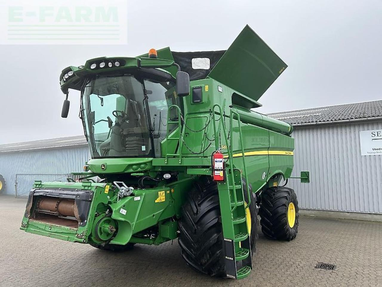 Moissonneuse-batteuse John Deere s690