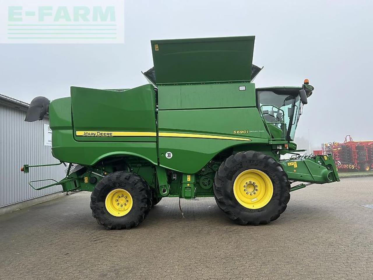 Moissonneuse-batteuse John Deere s690