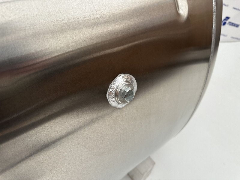 Réservoir de carburant pour Camion neuf Mercedes-Benz New aluminum fuel tank 290L: photos 6 Réservoir de carburant pour Camion neuf Mercedes-Benz New aluminum fuel tank 290L: photos 6
