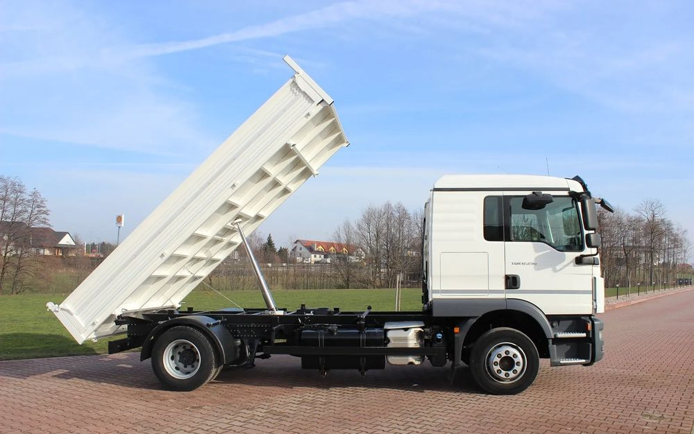 Camion benne MAN TGM 12 250 EURO 6 BLOKADA MOSTU