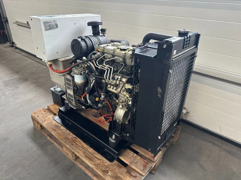 Groupe électrogène Perkins 403D-15 Stamford 13.5 kVA generatorset