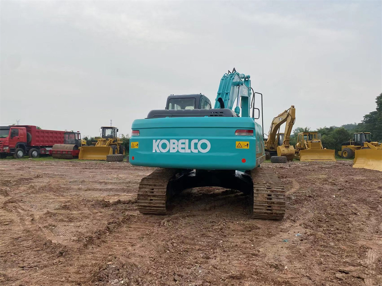 Pelle sur chenille KOBELCO SK210LC-8