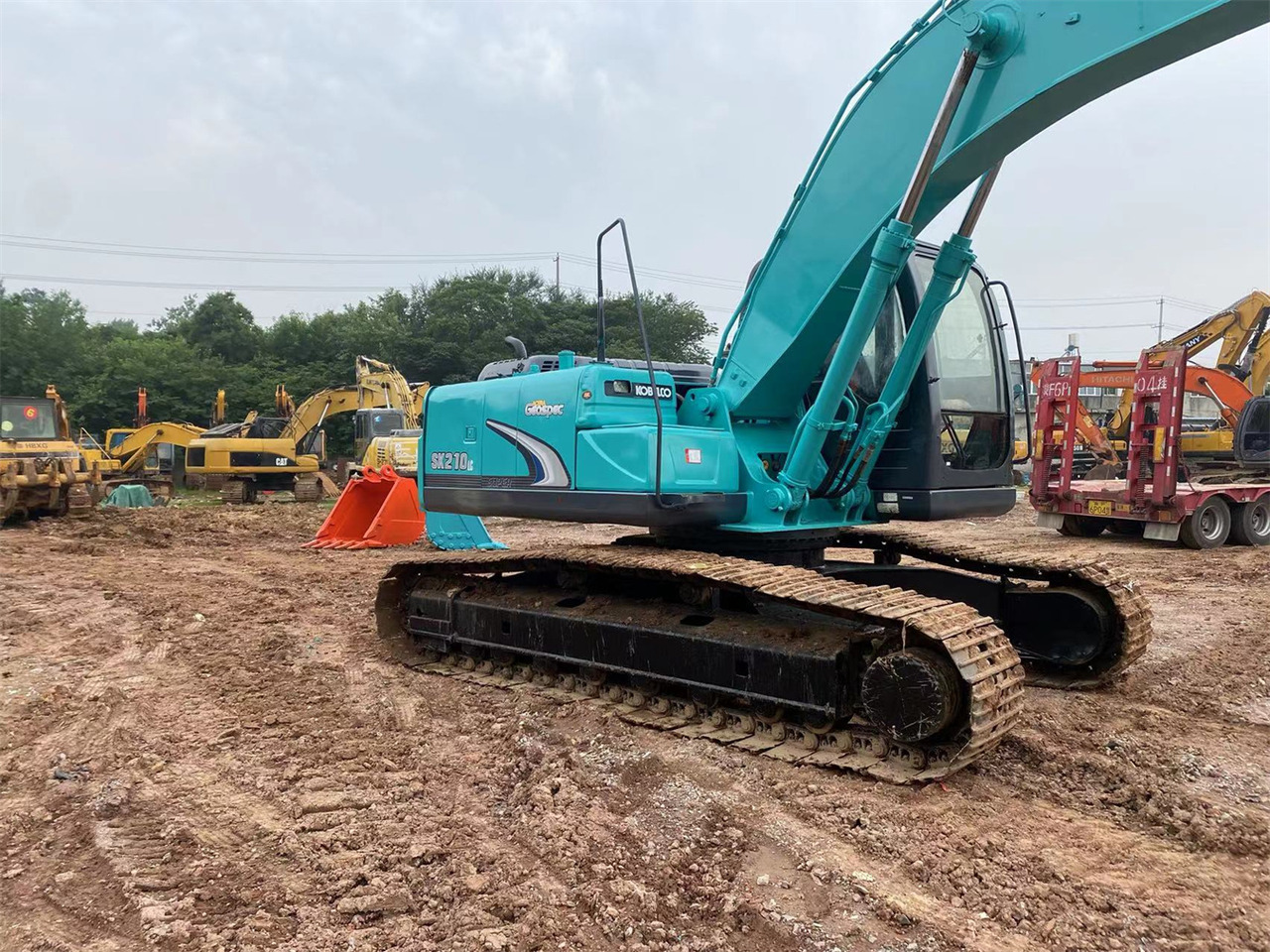 Pelle sur chenille KOBELCO SK210LC-8