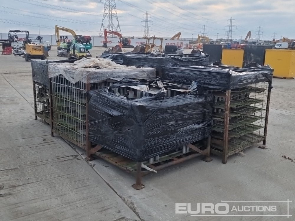 Matériel de chantier Stillage of Metal Heras Fencing Feet (6 of)