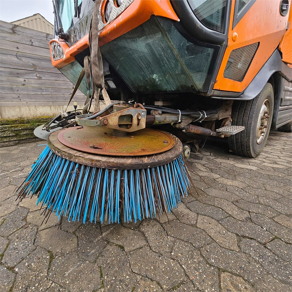 Balayeuse de voirie Johnston Sweepers CX400