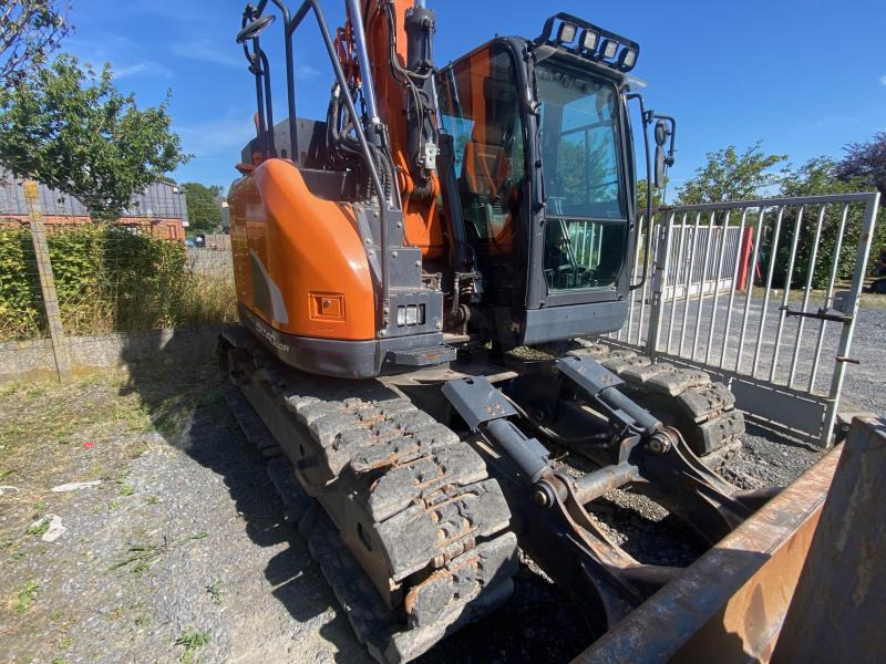 Pelle sur chenille Doosan DX 140LCR-5