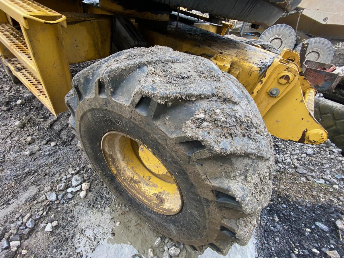 Pelle sur pneus Komatsu PW118MR-8