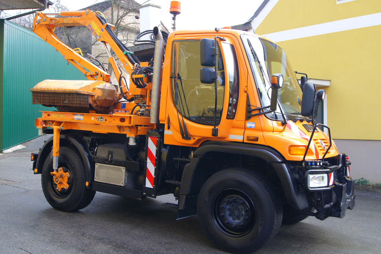 Véhicule de voirie/ Spécial Mercedes-Benz Unimog U 400/TÜV/Hydrostat/Mähtür +MULAG MHU 800