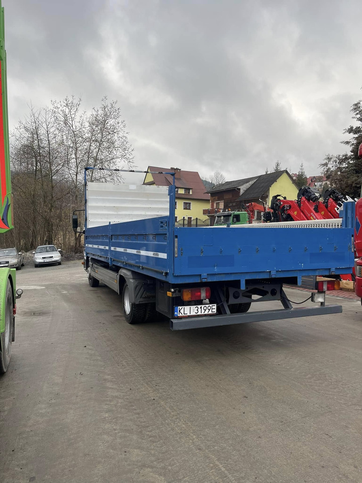 Camion plateau Mercedes Benz Atego 818